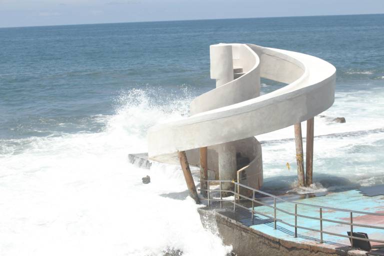 Se mantiene cerrado el acceso a bañistas en la Carpa Olivera por sexto día consecutivo