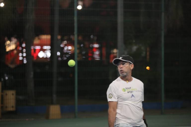 Velarde y Lizárraga son campeones de Torneo Escalera Argo Medics