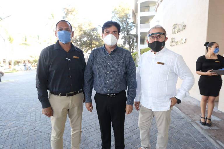 Tienen fiesta por reinauguración del Hotel Pueblo Bonito Mazatlán Beach Resort, en Zona Dorada