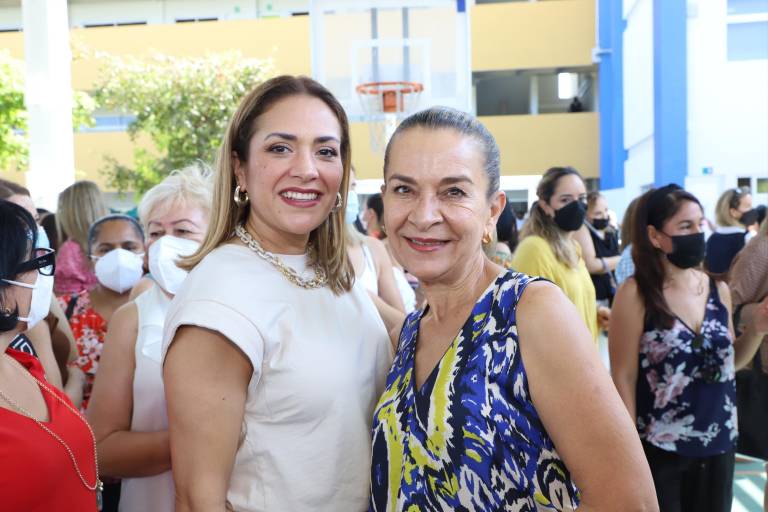 Colegio Andes y Bachillerato Anáhuac celebra con misa a la mujer más especial de la familia