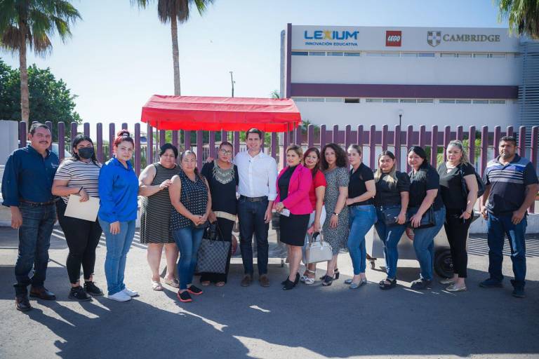 Gobierno de Sinaloa entrega equipos productivos a viudas de policías