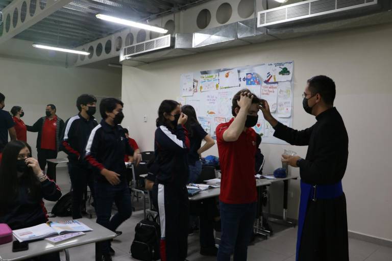 Celebran alumnos el Miércoles de Ceniza