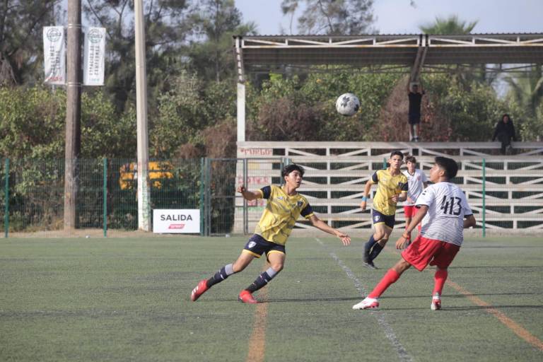 Cañoneros SAM golean a Tiburones FC, en la Copa Mazatlán de Futbol 11