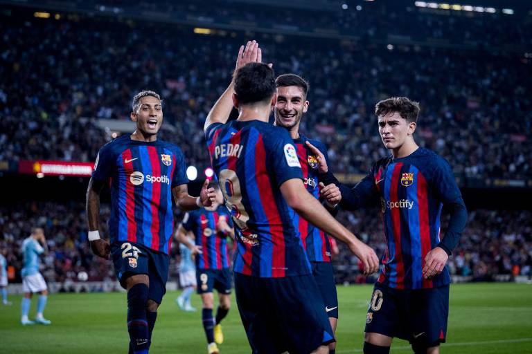 Barcelona sufre ante el Celta, pero recupera la cima