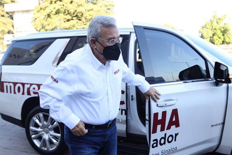 #SinaloaVerifica: Lo que se sabe de la camioneta de lujo que usa Rocha Moya y que denunció su rival del PRI en el debate