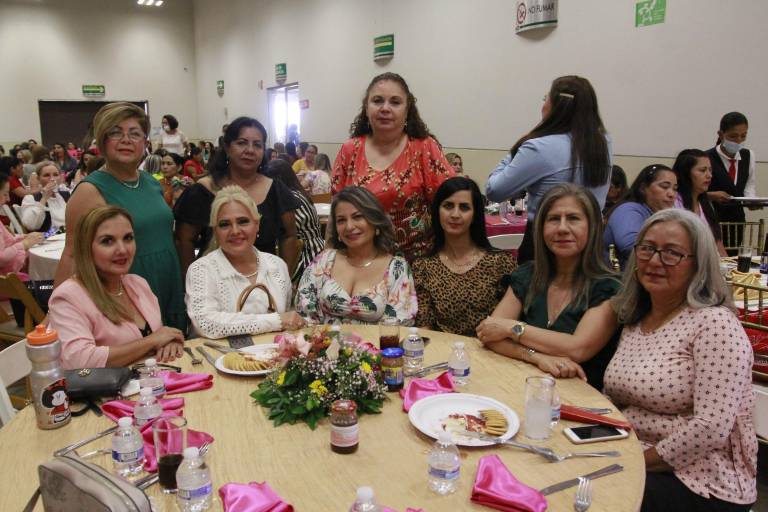 Viven grata celebración colaboradoras del STASE