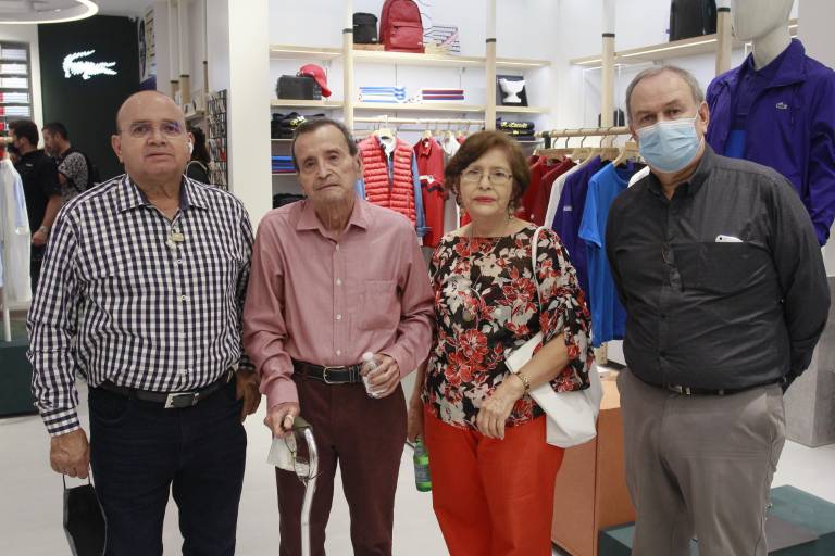 Con nueva imagen, Lacoste reabre sus puertas