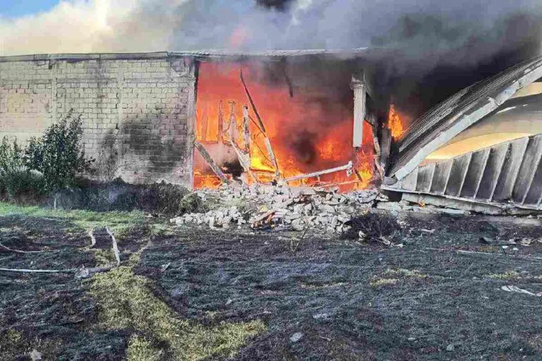 $!Desplome de avioneta en San Pedro Totoltepec, en Toluca, Edomex, deja al menos seis muertos