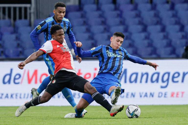 Edson Álvarez y el Ajax ganan el clásico neerlandés al Feyenoord