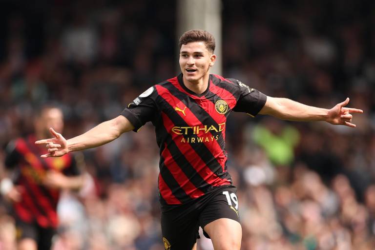 Manchester City regresa a la cima de la Premier League