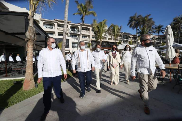 Tienen fiesta por reinauguración del Hotel Pueblo Bonito Mazatlán Beach Resort, en Zona Dorada