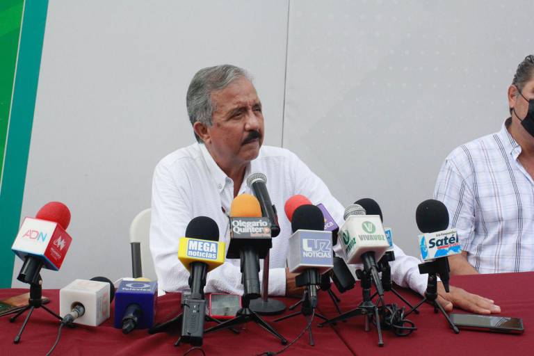 Propone Estrada Ferreiro entregar a restaurantes certificado de totalidad de empleados vacunados