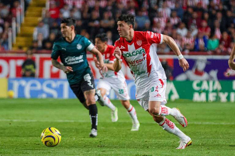 Necaxa venció a Chivas y rompió su buena racha con Fernando Gago