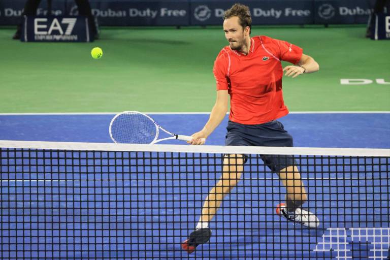 Daniil Medvedev se corona en Dubái y conquista su tercer título en tres semanas