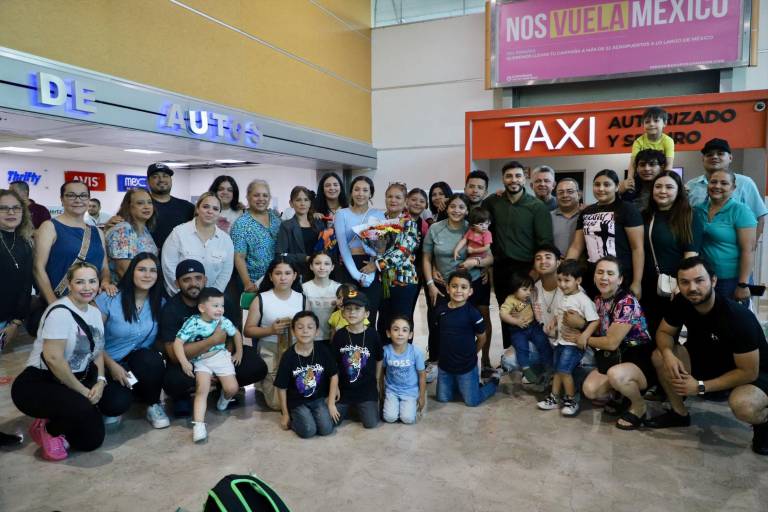 Selección Sinaloa de softbol llega finalmente a casa