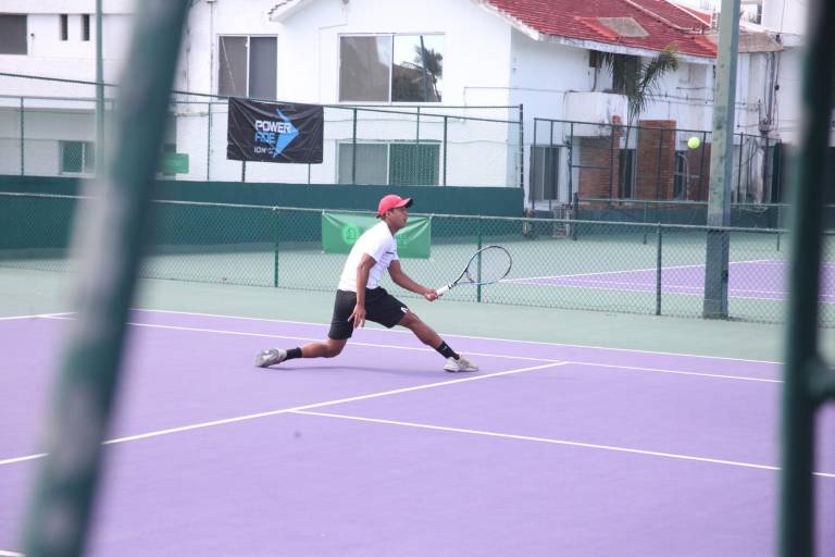 Lesión le impide a mazatleco Isaac Arévalo continuar en Torneo de Manzanillo