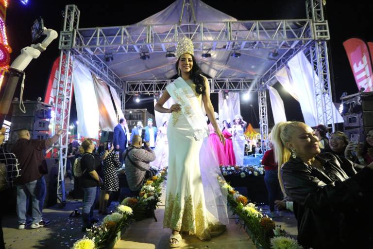 Valeria Martínez Palos es la Reina del Comercio en la Expoferia Canaco Mazatlán 2022