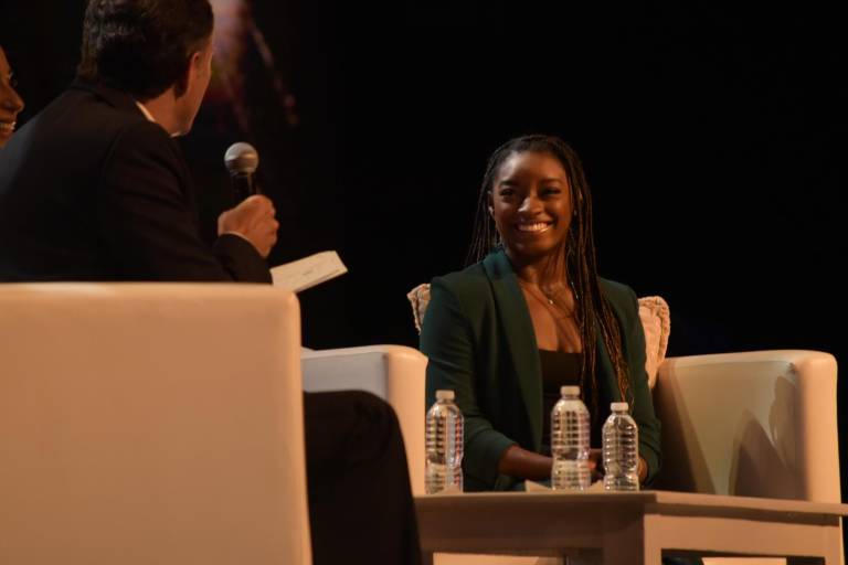 Sentirse mal no está mal, siempre hay que buscar ayuda, dice la gimnasta Simone Biles