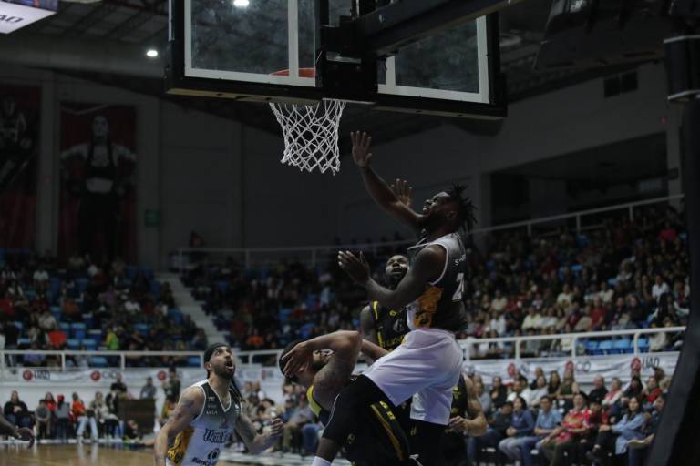 Explota ofensiva de Venados y empata serie inaugural a Caballeros