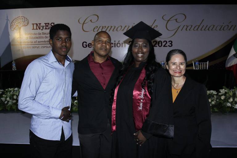 Tiene nuevos egresados el Instituto de Neurociencias y Educación