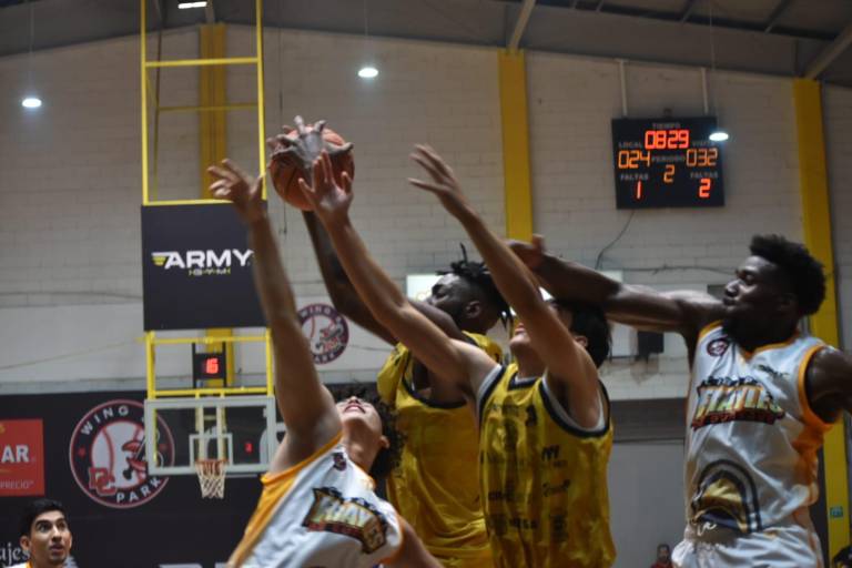 Padece Piratas Basketball un difícil último cuarto y le cuesta el partido ante Frayles