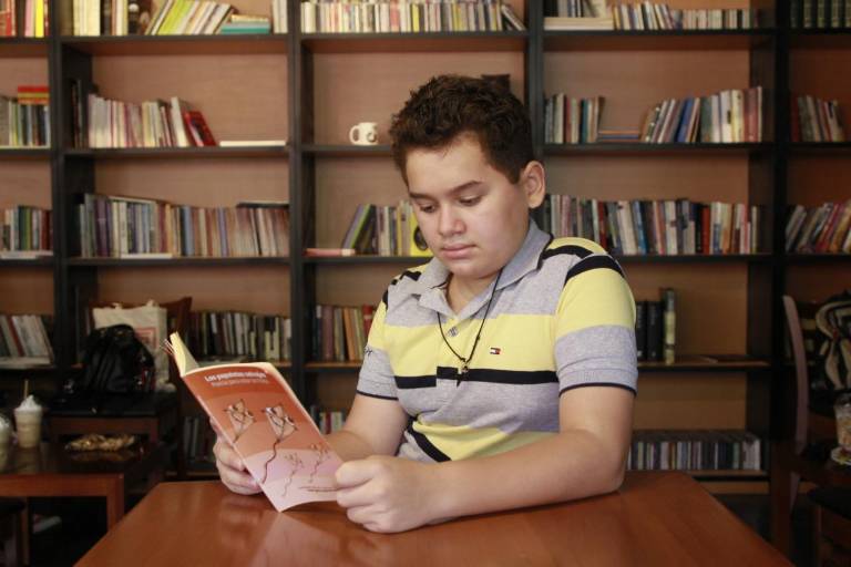 DÍA DE LA NIÑEZ: ‘Escribir poemas me hace sentir libre’, dice Jorge Eduardo Valdez Martínez