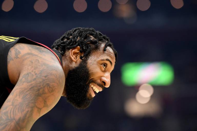 Lakers hacen oficial la llegada de Andre Drummond