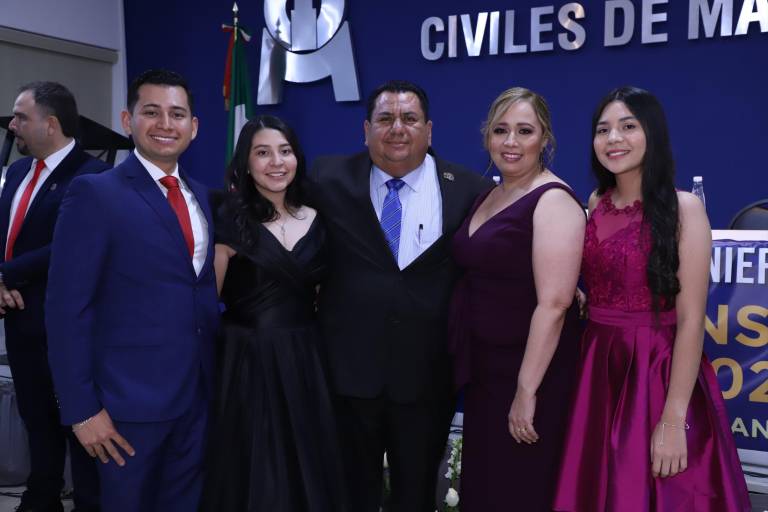 Asume presidencia de Colegio de Ingenieros Civiles