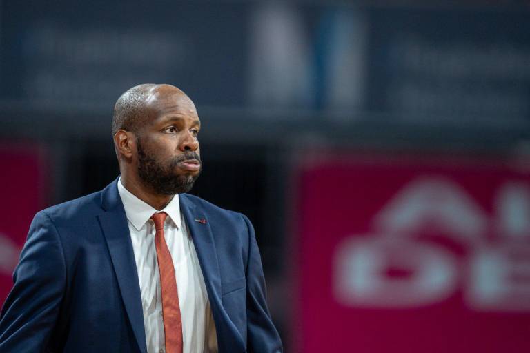 Venados Basketball tiene nuevo coach, Derrick Allen
