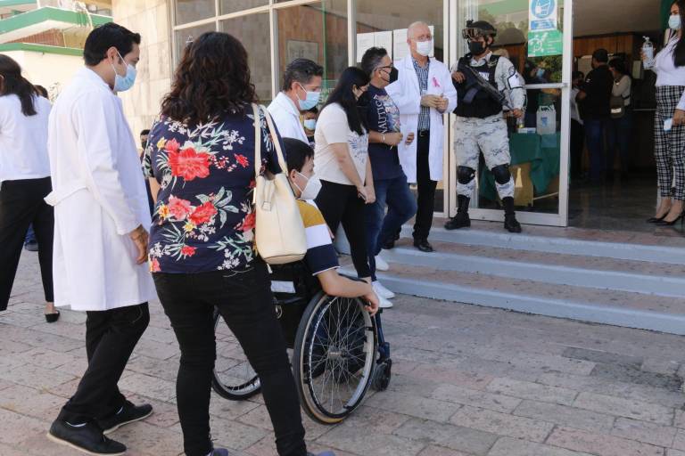 Han vacunado en Sinaloa contra el Covid-19 a 3 mil 500 adolescentes con comorbilidades; faltan 9 mil
