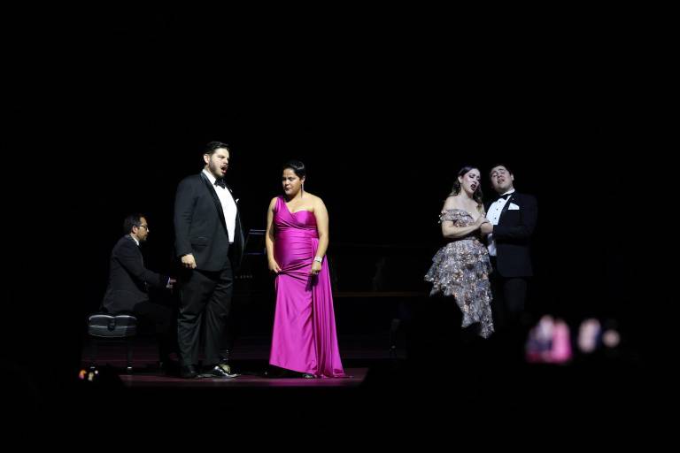Canta Alejandro Pacheco, del Taller de Ópera, en Álamos