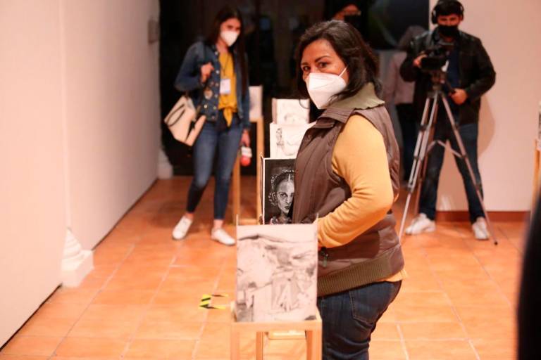 Exhibe 2 exposiciones en sus galerías