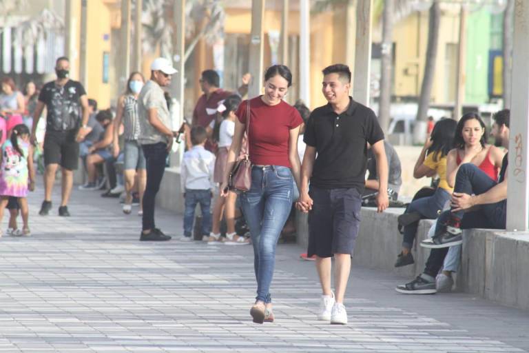 Médicos mazatlecos advierten colapso del sistema de salud, si no se frena el ritmo de contagios