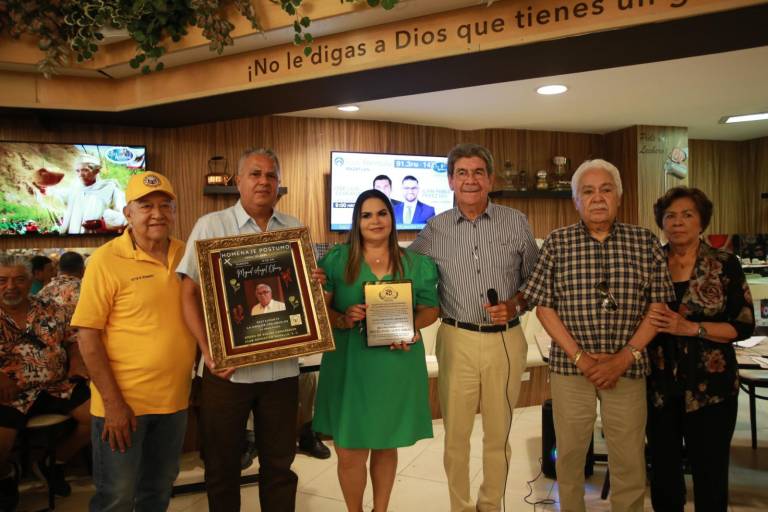 Rinden homenaje póstumo a tenista Miguel Ángel Olmos