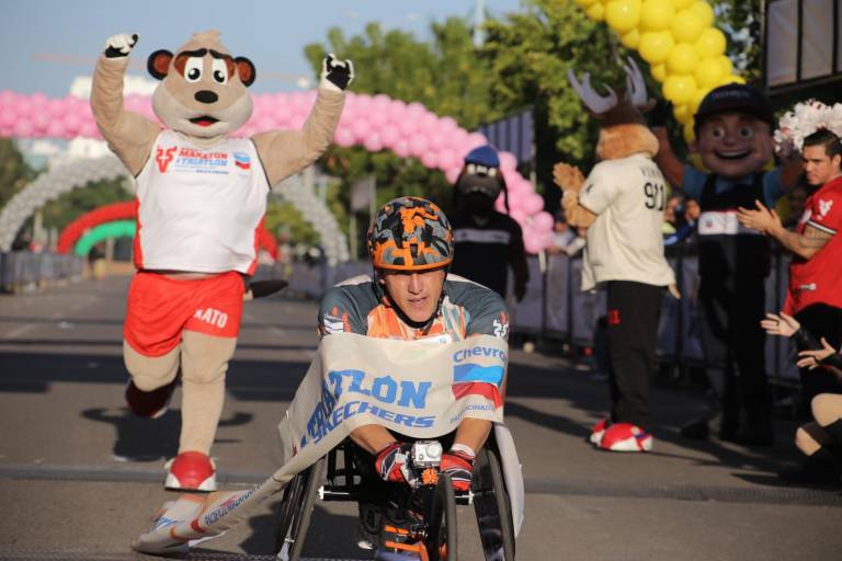 ¡Dedicado a su abuelita! José Antonio Aguilera es el campeón de la Carrera de Capacidades Especiales del Maratón Pacífico