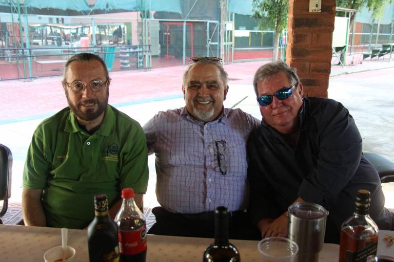 Ex alumnos del ICH disfrutan su tradicional reunión de fin de año