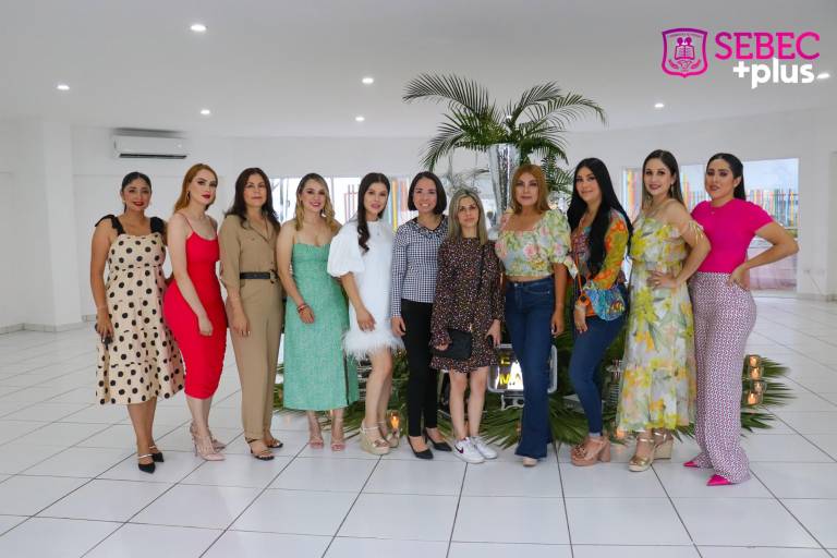 Las consienten en su día en el Colegio SEBEC