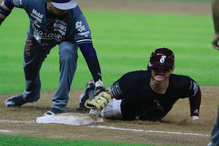 Tomateros de Culiacán vence a Algodoneros de Guasave en kilométrico juego