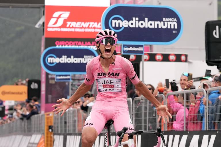 Isaac del Toro gana la etapa 17 del Giro de Italia y refuerza su liderato