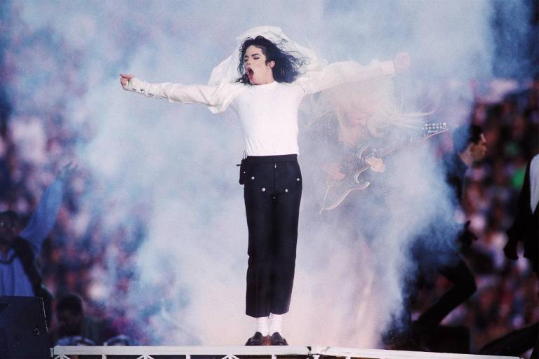 A pesar de estar muertos, hay famosos que ganan mucho dinero