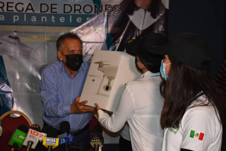 Impulsan nuevas carreras