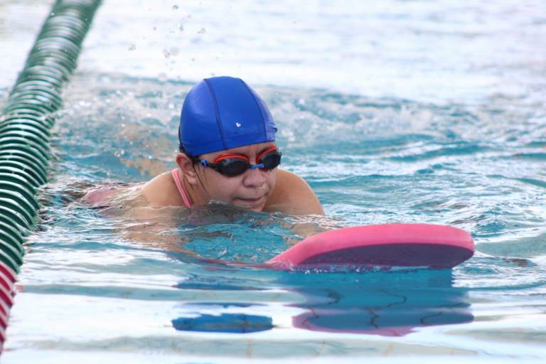 Joselin Guzmán Guillén, su pasión por el agua la lleva a incursionar en la natación adaptada