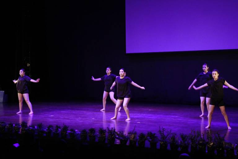 Reflexionan alumnos del Sebec en torno a la pandemia en la Expo Macro 2023