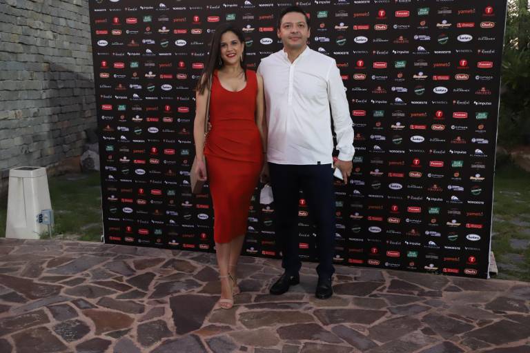 Prueban los sabores de Sinaloa en cena benéfica