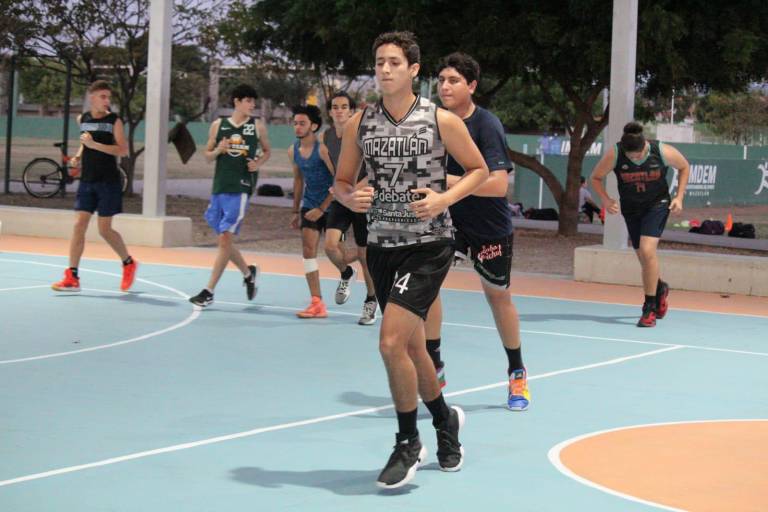 Basquebolistas mazatlecos responden al try out del Tec de Monterrey, campus Toluca