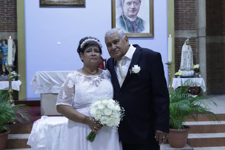 Martha Ofelia y Felipe celebran su amor de oro