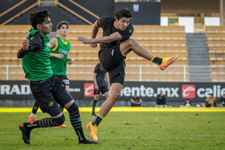 Emilio Sánchez llega como refuerzo para el mediocampo de Dorados de Sinaloa