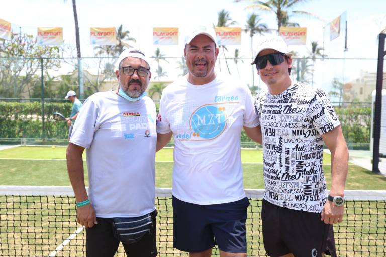 Conviven en el primer Torneo de Pádel en Estrella del Mar