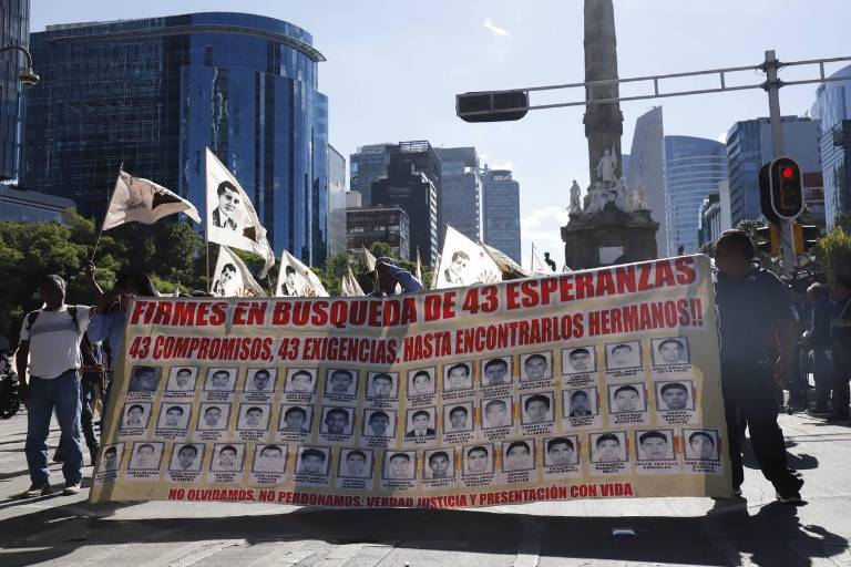‘Confusión’, ‘escarmiento’ y ‘trasiego de drogas’, causales de desaparición de estudiantes de Ayotzinapa