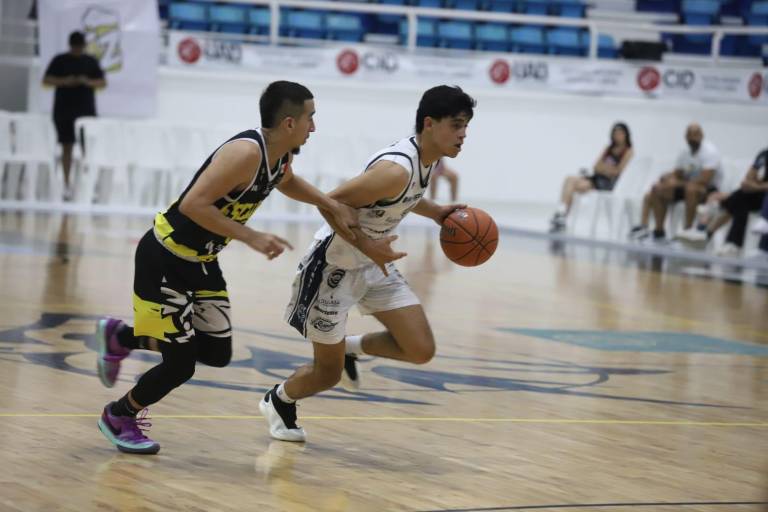 Piratas Basketball comienza en Saltillo larga gira